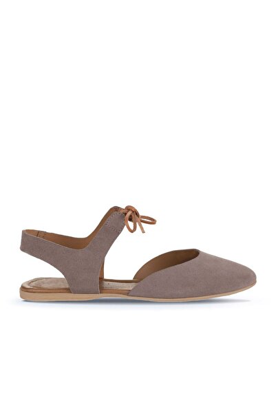 Bueno Shoes صندل مسطح للنساء من جلد الغزال الرمادي الداكن 01wa5807