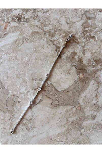 ELENOR Kadın Yıldız Detaylı Zirkon Taşlı Zarif Su Yolu Çelik Bileklik