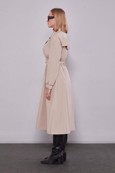 Levidor Μπεζ καμπαρντίνα με λάστιχο στη μανίκια και λεπτομέρεια με ζώνη