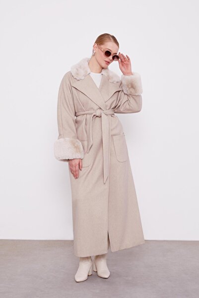 Levidor Beige Collar Sleeves Fur Detailed Coat