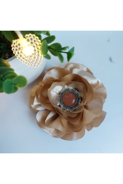 OEM Brosa tip floare bej cu bijuterie metalica