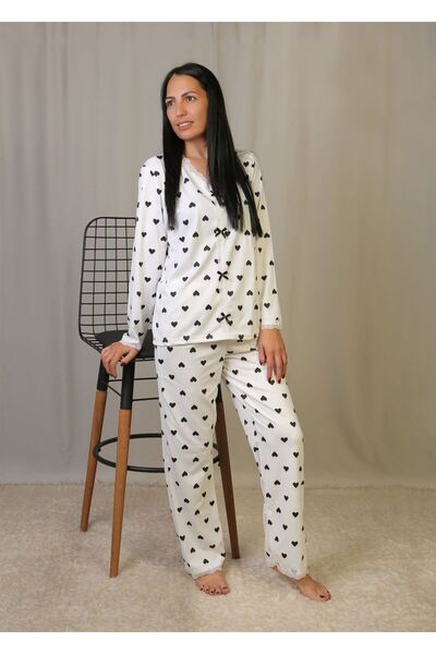 emsal özgür tekstil Elegant Pajama Set with Black Heart Pattern on White Back...