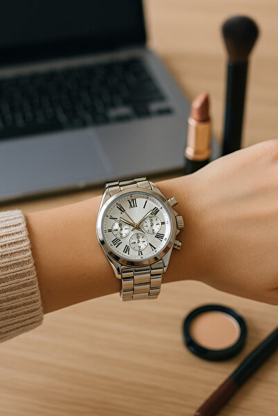 Love The Wind Silver Metal Women's Sports Wristwatch