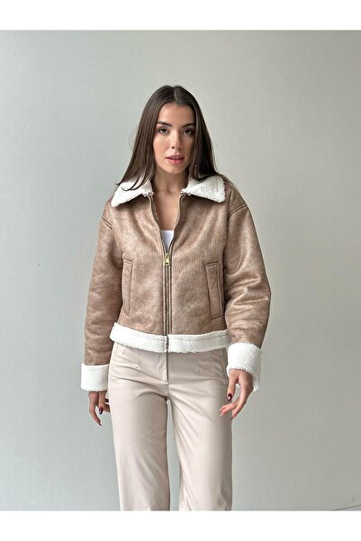 SEDA FİDAN BOUTIQUE معطف قصير من القطيفة بأكمام قابلة للطي باللون البيج