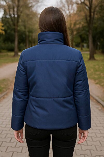 Varyete Women's Waterproof and Windproof Coat with Pockets