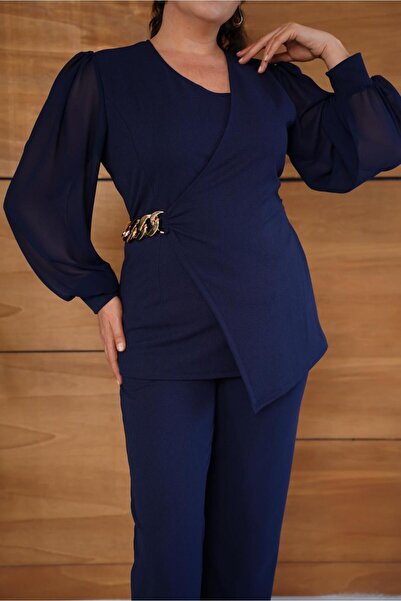 Butik Nilyam Women's Plus Size Double-Breasted Collar Chiffon Sleeve Chain Brooch Detailed Blouse 25008