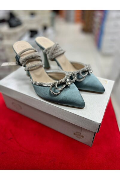 KILIÇ حذاء نسائي بكعب مزين بشريط مطرز بالحجر