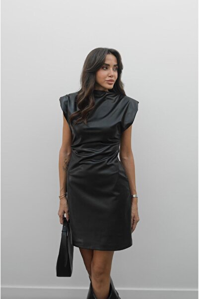 Havoş Siyah Drapeli Vatkalı Deri Elbise