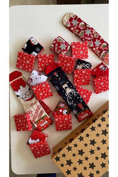 GAMZELİRENKLERİM New Year Christmas Figure Design Socks in Special Box
