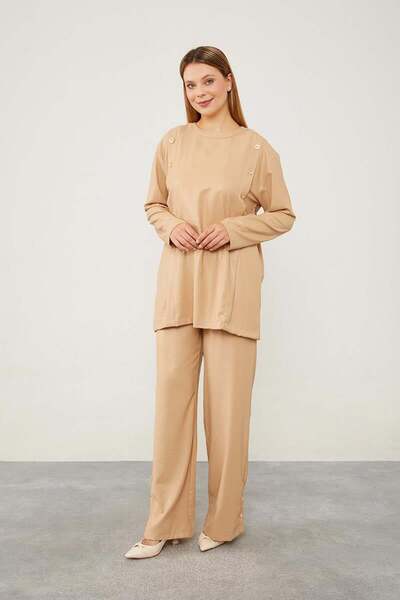 Levidor K.Beige Button Detailed Crew Neck Double Suit