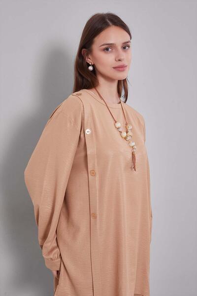 Levidor Κ.Μπεζ Σετ δύο τεμαχίων με λαιμόκοψη και λεπτομέρεια με κουμπιά