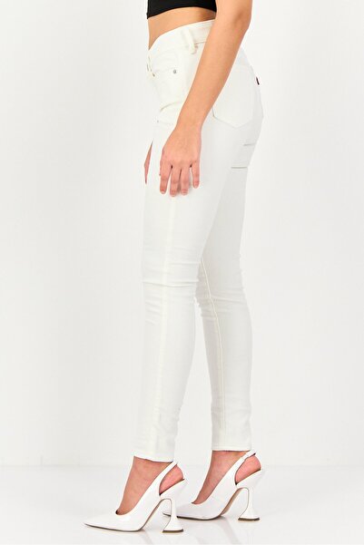 Levi's Women Skinny Fit Plain Stretchable Jeans, Off White