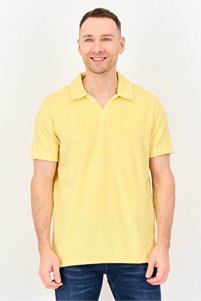 Lyle & Scott Men Regular Fit Textured Short Sleeve Polo Shirt, Yellow