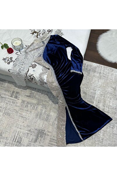 Heidi red velvet dress