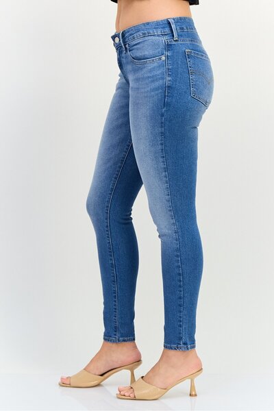 Levi's Women Skinny Fit Washed Stretchable Jeans, Blue