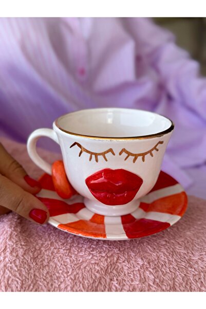 Yad Box 24K Gold Detaylı El Yapımı Dudak Figürlü Seramik Fincan Hediye Kutusu