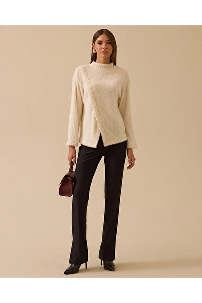 SEÇİL Taş Detaylı Asimetrik Triko Kazak