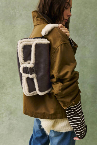 Pull & Bear Suni yünlü kol çantası