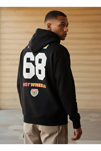 SP Characters Men Oversized Hot Wheels Print Hoodie