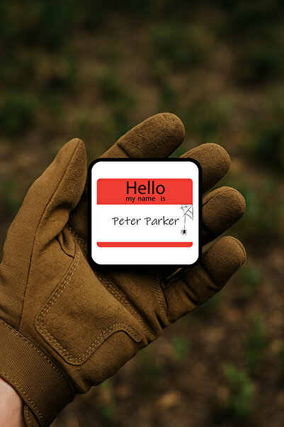 AHWALL شارة / شريط / شعار مزخرف بعبارة 'مرحبًا، أنا بيتر باركر' مع شكل العنكبوت