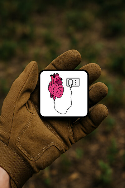 AHWALL شارة/شريط/شارة شعارية مزخرفة بتصميم قلب مرح وإبداعي تُثبت على الملابس