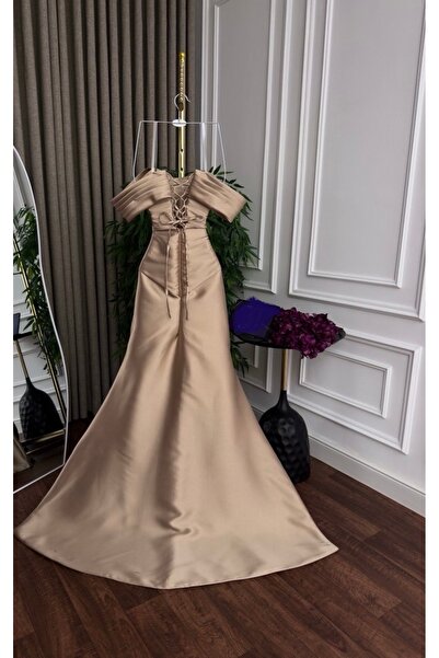 Diva style Mikado embroidered evening dress