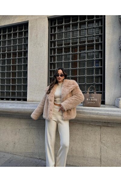 D'RECCY Women's Short Wide Collar Oversized Imported Fur