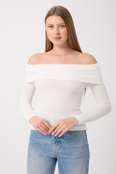 Silk & Spice بلوزة نسائية ذات ياقة مادونا مضلعة