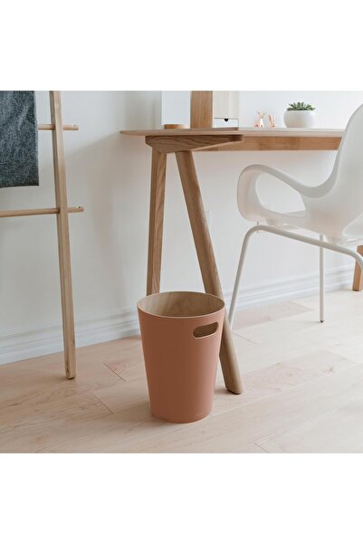 umbra سلة مهملات وودرو الخشبية الحديثة سعة 2 جالون لإعادة التدوير - للمنزل/المكتب، بفتحة علوية، متعددة الألوان