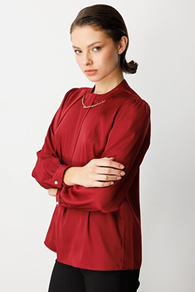 Ekol Blouse with Collar Necklace and Pleated Details