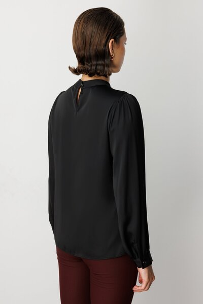 Ekol Blouse with Collar Necklace and Pleated Details