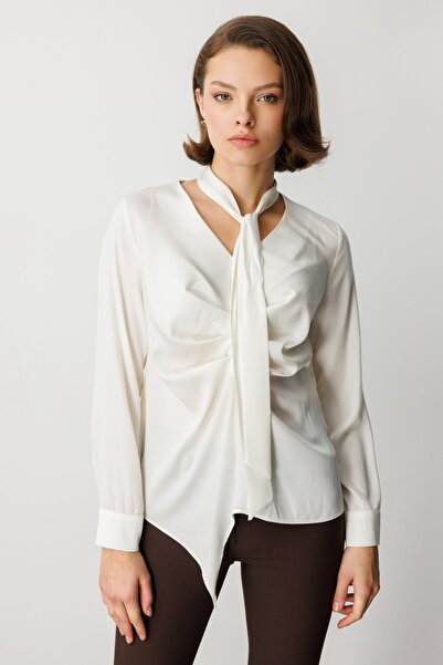 Ekol Önü Büzgülü Yakası Fularlı Bluz