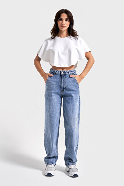 its basic Women's Snow Denim Color 4S6-27 Skater Fit Stretch Fabric Denim Jean