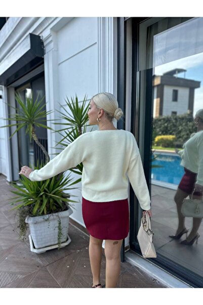 For Angels Cardigan-Style Beard Sweater with Rose Accessories