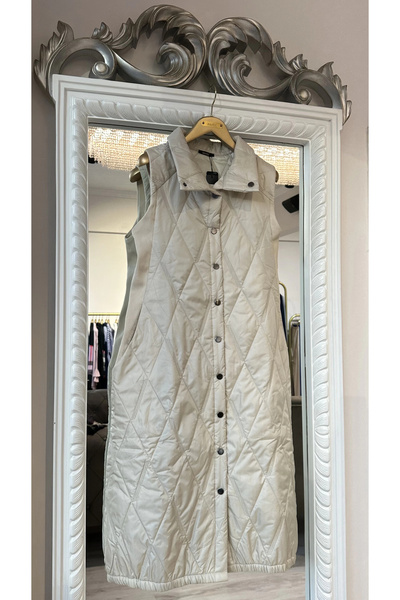 Invee Vestă matlasată cu model Baklava - Vanilie