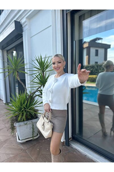 For Angels Cardigan-Style Beard Sweater with Rose Accessories