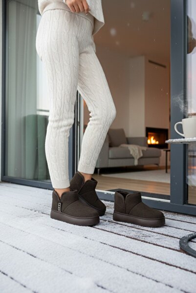 VeliKundura Darkstep Brown Flexible Polysole Short Boots with Feathers Inside