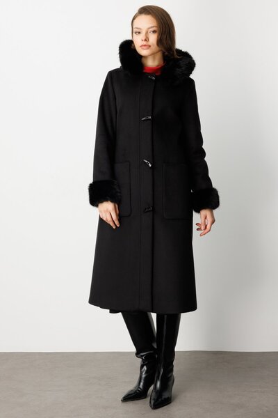 Ekol Cashmere Coat with Fur Collar and Sleeves