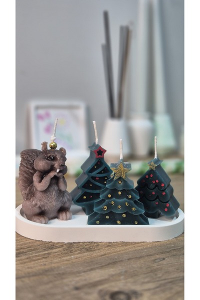 Y0&MA El Yapımı Yılbaşı Sincap ve Çam Ağacı Dekoratif Mum Seti – Taş Taban Dahil