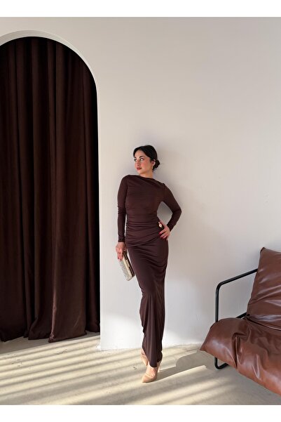 maf collection Γυναικείο βραδινό φόρεμα από καφέ ύφασμα Sandy με λεπτομέρεια αξεσουάρ στη μέση