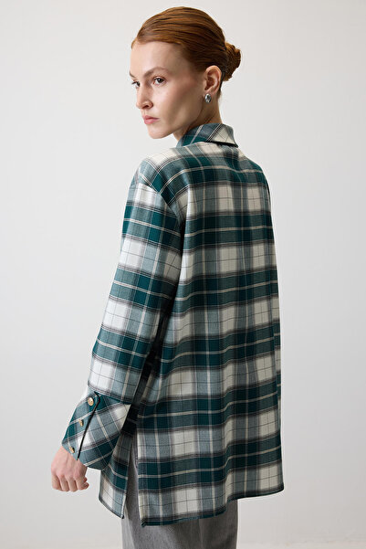 Touché Privé ΚΑΡΟ ΠΟΥΚΑΜΙΣΟ ΜΕ ΦΑΡΟΥΣΤΕΣ ΜΑΝΙΚΕΣ