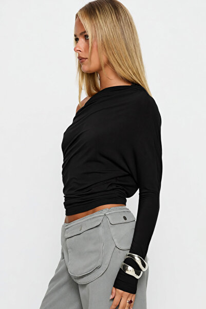 Edela Asymmetric shoulder detailed long sleeve blouse 9208