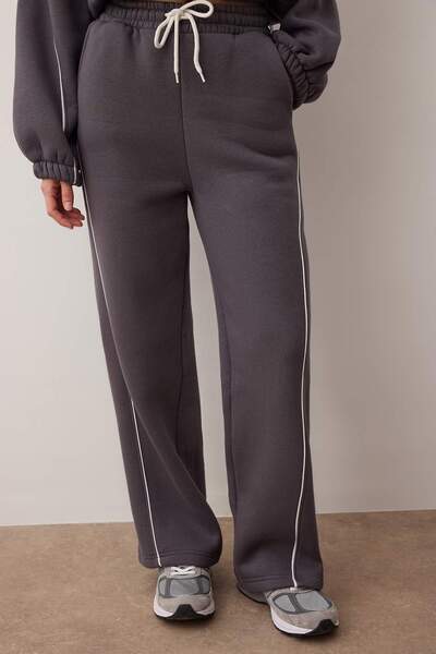 Trendyol Collection Σετ αθλητικής φόρμας από πλεκτό ανθρακί χρώμα, χαλαρή εφαρμογή, φαρδύ πόδι TWOAW26EM00017