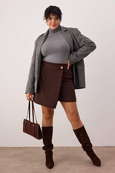 Trendyol Curve Brown Gold Accessory Detailed Mini Plus Size Shorts Skirt Tbbaw26Ap00009