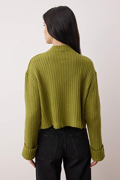 Trendyol Collection Oil Green Crop Soft Textured Stand Collar Knitwear Cardigan Twoaw22Hi0174