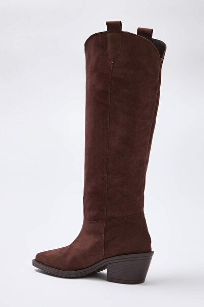 TRENDYOL SHOES Γυναικείες καουμπόικες μπότες με μυτερό τακούνι σε καφέ σουέντ TAKAW26CZ00038