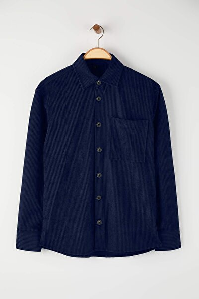 Trendyol Collection Marineblaues reguläres Herrenhemd TMNAW26GO00021