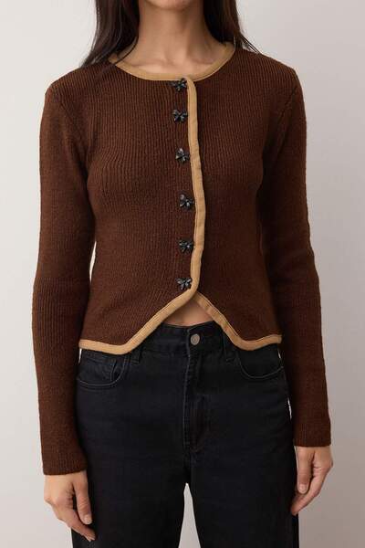 Trendyol Collection Brown Fitted/Bodycon Ribbon Detailed Crop Knit Cardigan Twoaw26Hi00173