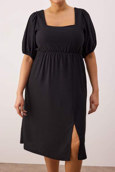 Trendyol Curve Μαύρο πλεκτό φόρεμα με μανίκια με τετράγωνο λαιμόκοψη και σχισμή σε γραμμή Α TBBSS23AH00280