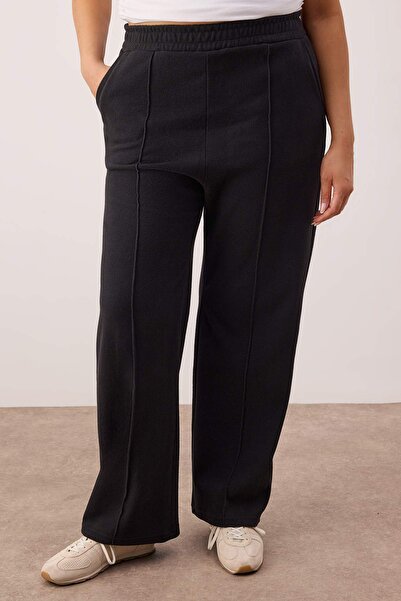 Trendyol Curve Черен къс топ с цип отпред и ребристи детайли, комплект спортен екип в големи размери TBBAW26TS00013